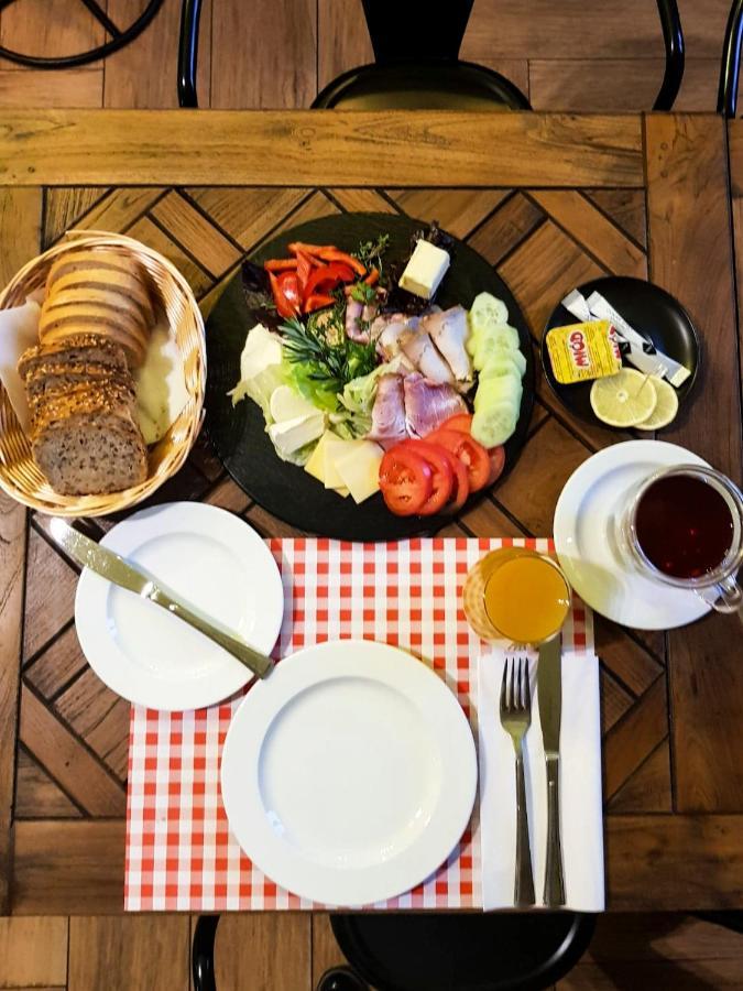 Dwór Karwacz Acomodação com café da manhã Przasnysz Exterior foto